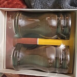 NEW VINTAGE Mr. DUDLEY WOODEN PEPPER MILLS / SALT SHAKER